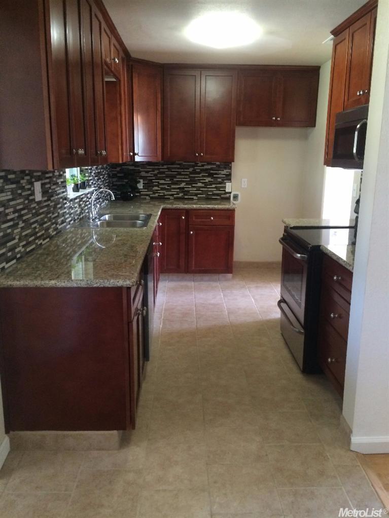 2107 5th St, Hughson, CA 95326 photo 8