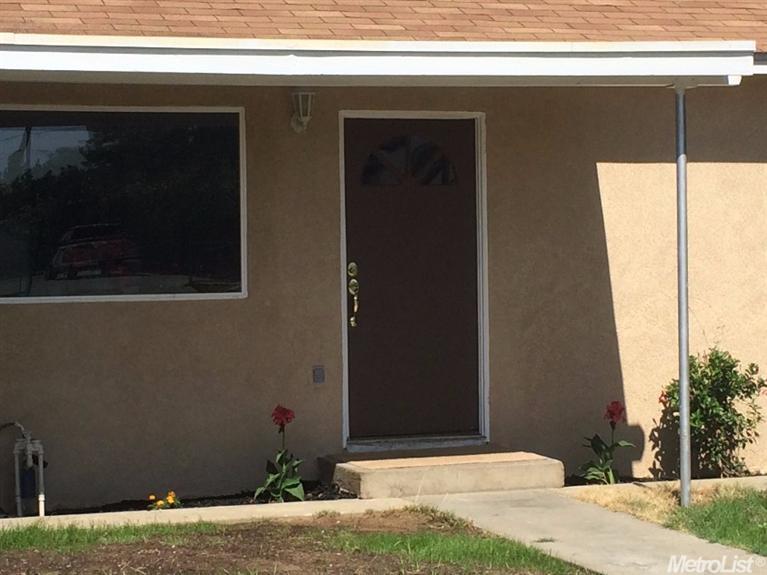 2107 5th St, Hughson, CA 95326 photo 2