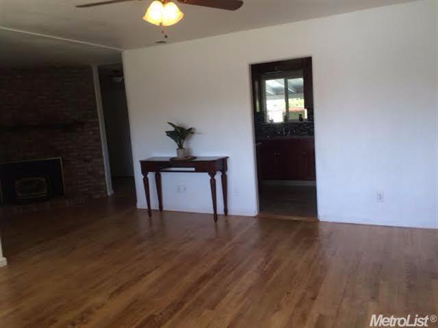 2107 5th St, Hughson, CA 95326 photo 3