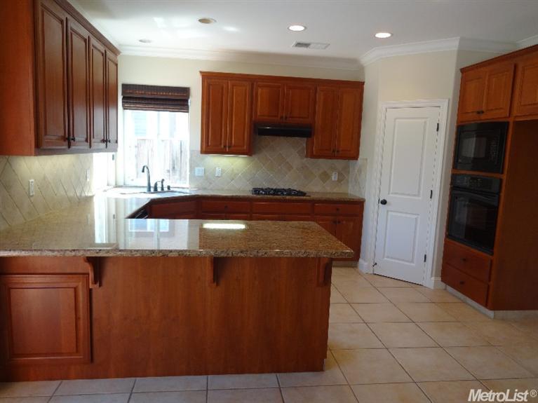 1272 Stonebridge Dr, Lodi, CA 95242 photo 2