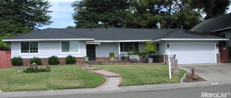 4735 Bellue St, Carmichael, CA 95608 photo 1