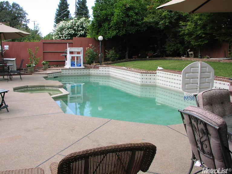 4735 Bellue St, Carmichael, CA 95608 photo 2