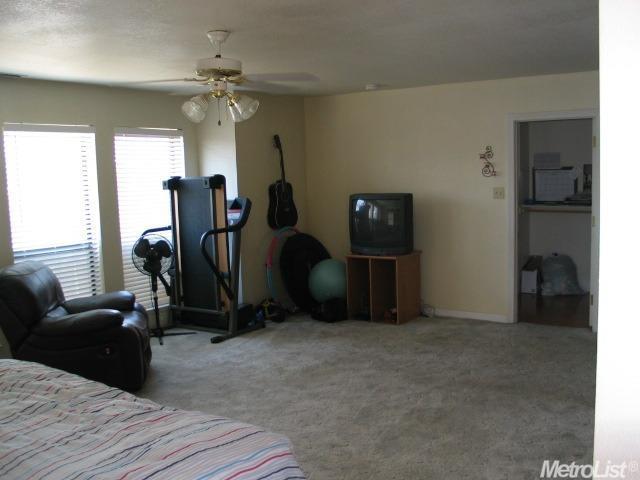 560 Ashland, Turlock, CA 95382 photo 12