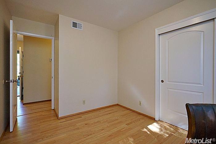 945 Pecan Pl, Davis, CA 95616 photo 21