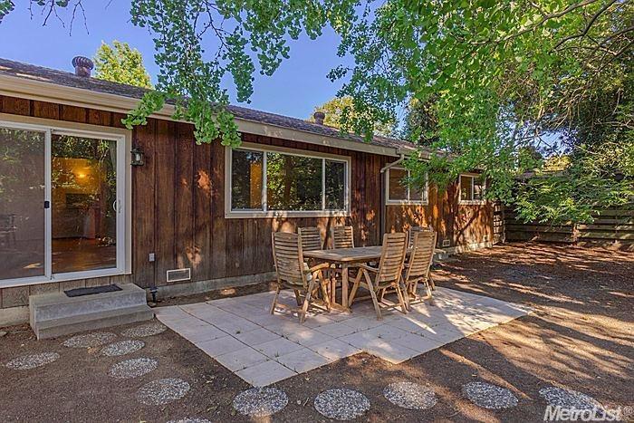 945 Pecan Pl, Davis, CA 95616 photo 5