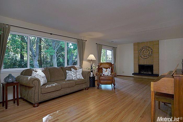 945 Pecan Pl, Davis, CA 95616 photo 3
