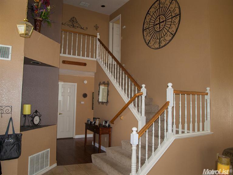 8566 Twin Trails Dr, Antelope, CA 95843 photo 2