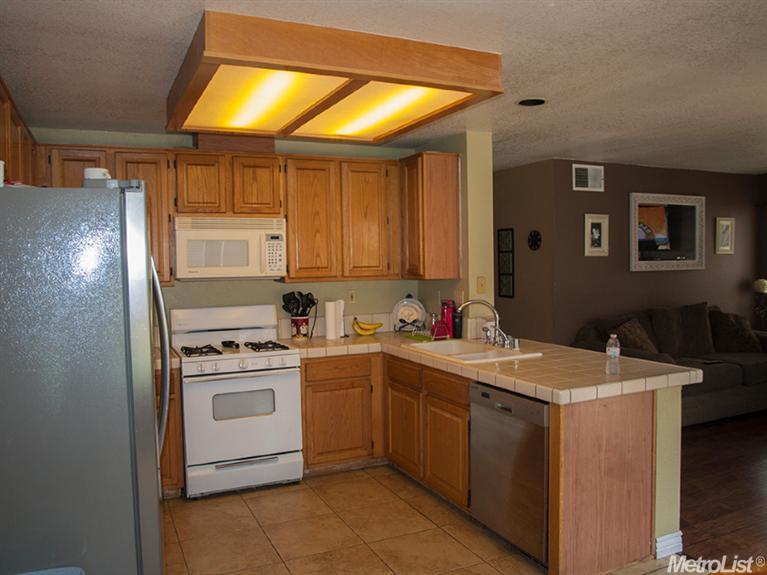 8566 Twin Trails Dr, Antelope, CA 95843 photo 5