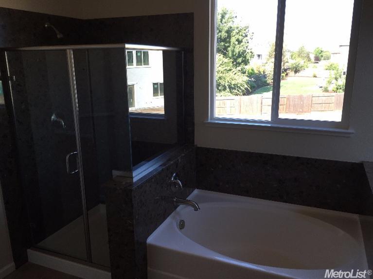 556 Pecan Dr, Ripon, CA 95366 photo 8
