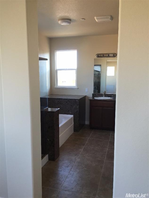 556 Pecan Dr, Ripon, CA 95366 photo 7