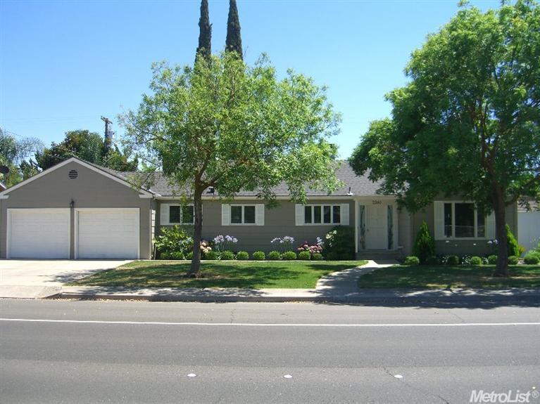 2590 E Canal Dr, Turlock, CA 95380 photo 1