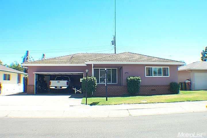 448 Elgin Ave, Lodi, CA 95240 photo 1