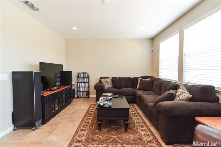 755 Monte Oro Ct, Manteca, CA 95337 photo 8