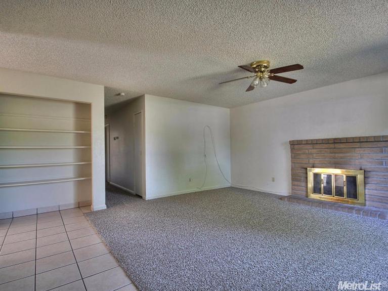 628 Rosemary Dr, Patterson, CA 95363 photo 2
