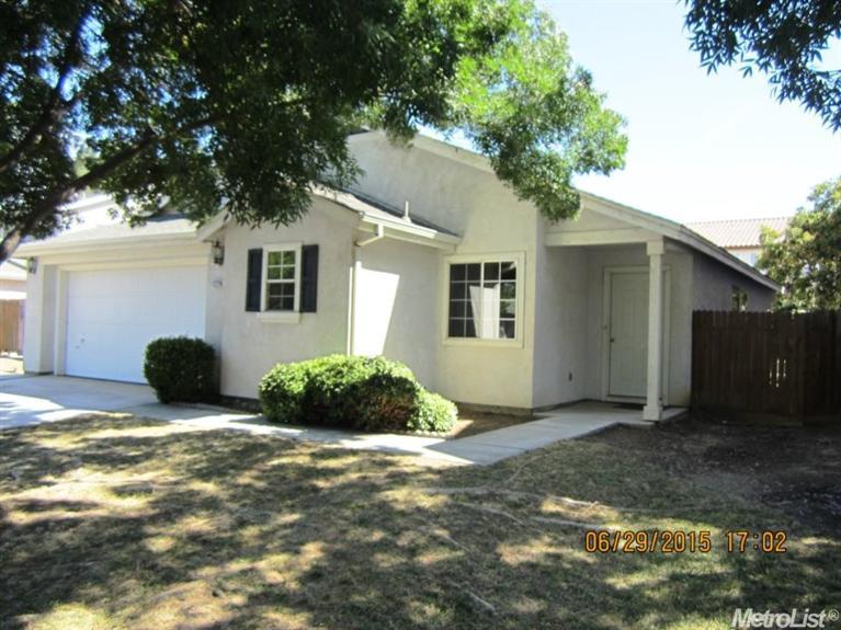 1220 Shearwater Dr, Patterson, CA 95363 photo 2