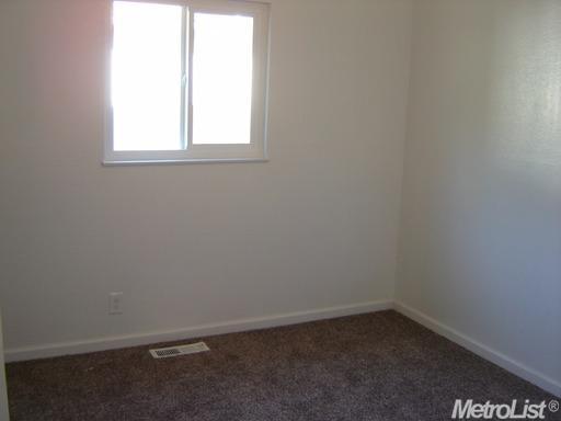 1418 Mount Vernon Dr, Modesto, CA 95350 photo 5