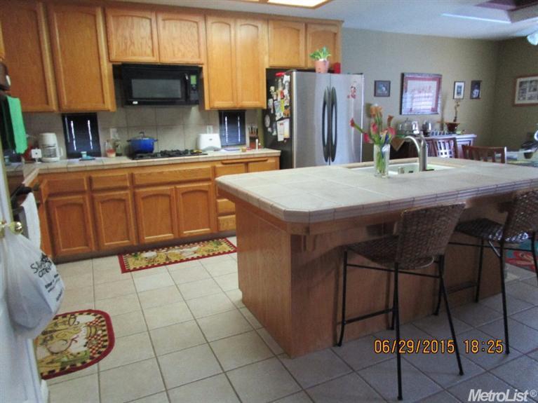 3134 Sultana Dr, Madera, CA 93637 photo 2