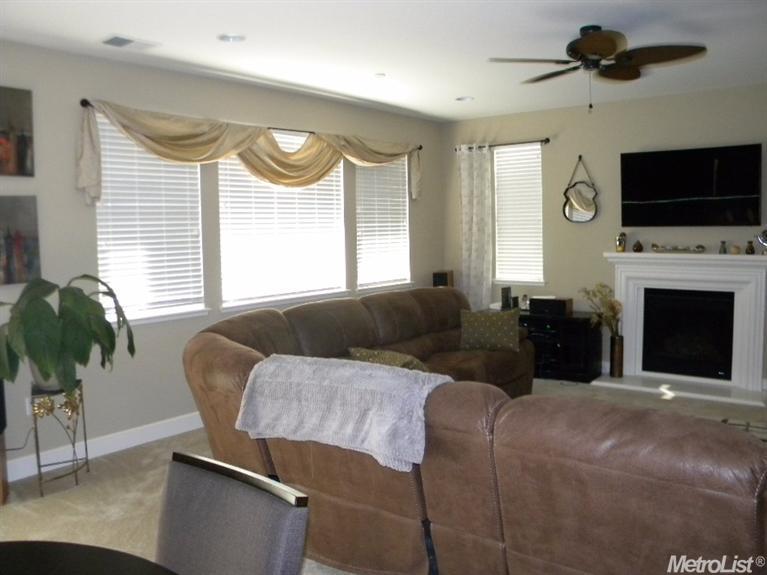 1880 Salmon Ln, Manteca, CA 95337 photo 2