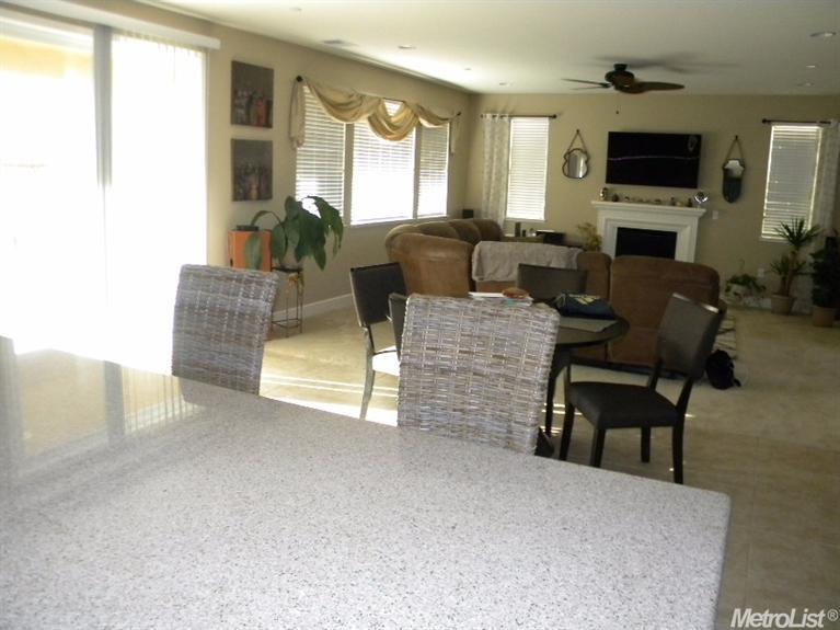 1880 Salmon Ln, Manteca, CA 95337 photo 3