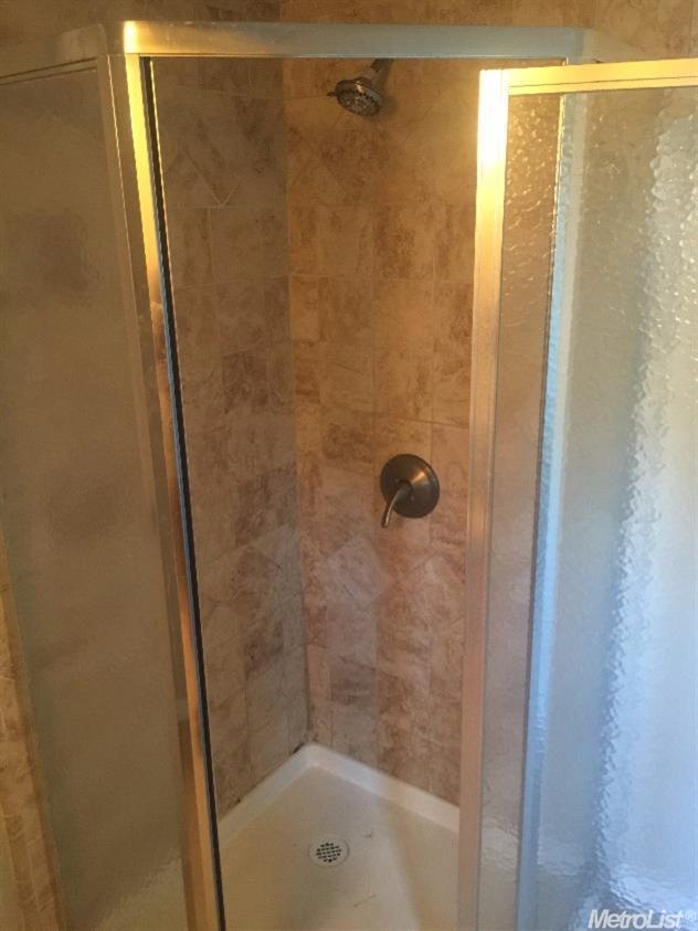 221 Pine St, Modesto, CA 95351 photo 4