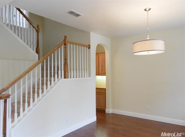 799 Morningside Dr, Folsom, CA 95630 photo 4
