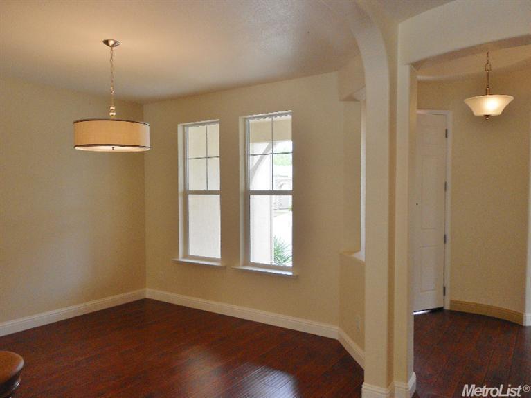 799 Morningside Dr, Folsom, CA 95630 photo 3