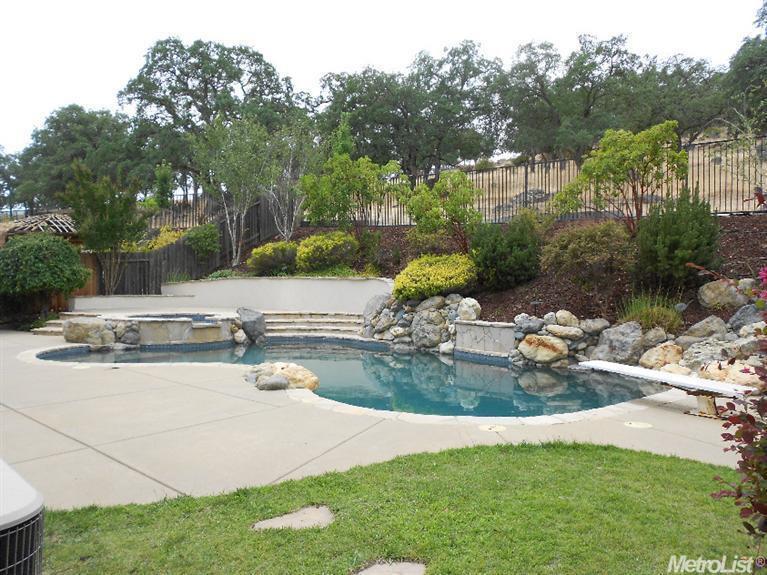 799 Morningside Dr, Folsom, CA 95630 photo 2