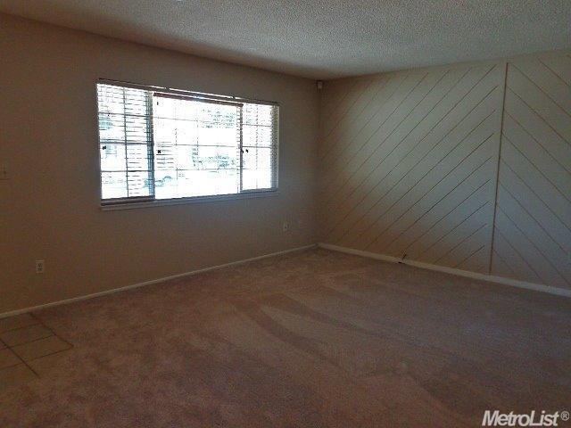 1600 Chapala Way, Modesto, CA 95355 photo 2