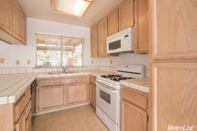 5725 Cobblestone Dr, Rocklin, CA 95765 photo 7