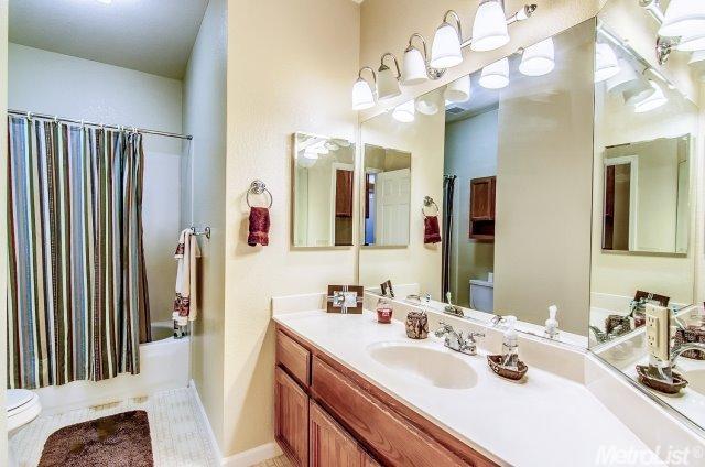 121 Toni Ct, Galt, CA 95632 photo 16