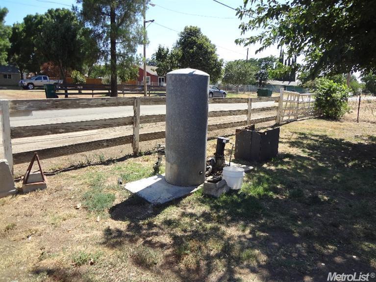 597 Cone Ave, Merced, CA 95341 photo 2