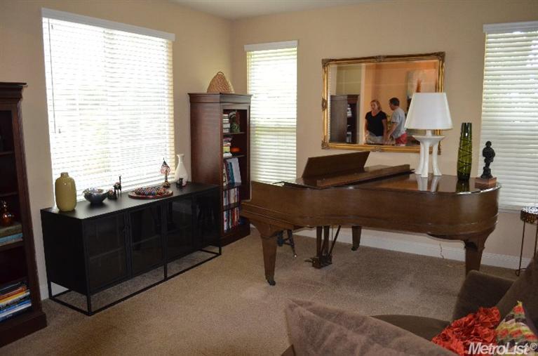 2489 Ivory Ln, Lodi, CA 95242 photo 4