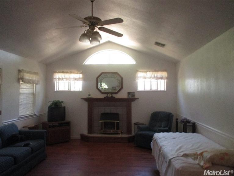 1313 Randy, Modesto, CA 95355 photo 4