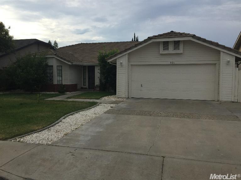 921 Georgetown Ave, Turlock, CA 95382 photo 1