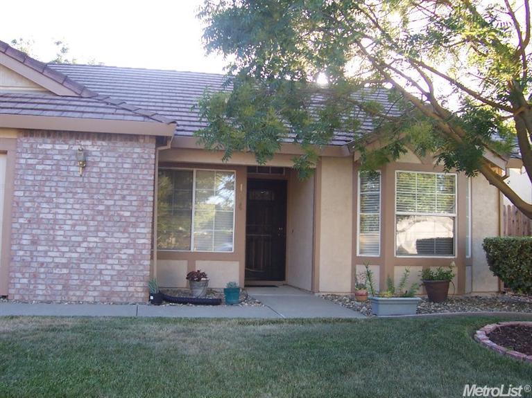 104 Silver Willow Ct, Galt, CA 95632 photo 2
