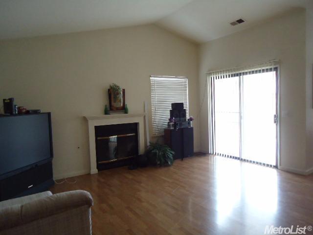701 E Century Pl, Lodi, CA 95240 photo 6