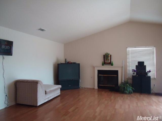 701 E Century Pl, Lodi, CA 95240 photo 7