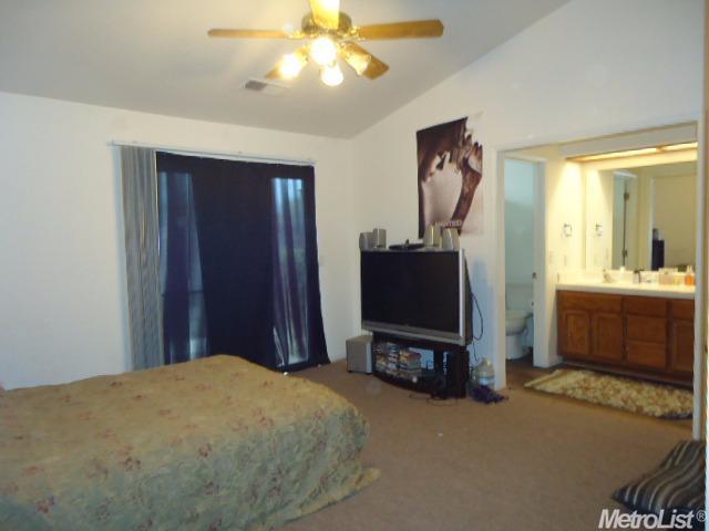 701 E Century Pl, Lodi, CA 95240 photo 8