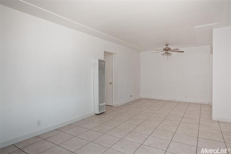 2412 Lilac Ct, Ceres, CA 95307 photo 4