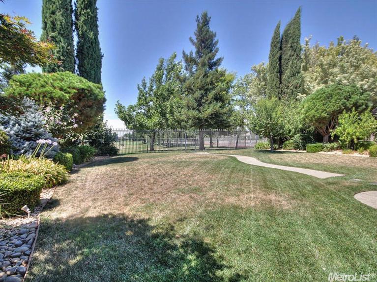 2833 Applewood Dr, Lodi, CA 95242 photo 8