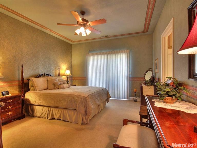 2833 Applewood Dr, Lodi, CA 95242 photo 3