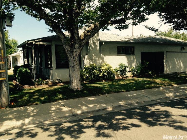 279 E Harper St, Stockton, CA 95204 photo 2