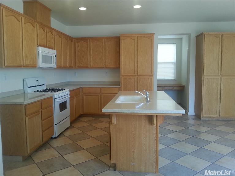 624 Pine Creek Ln, Patterson, CA 95363 photo 11