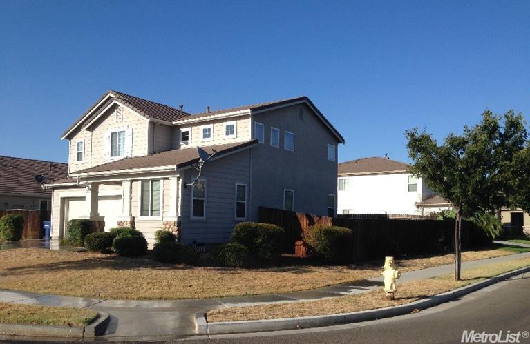 624 Pine Creek Ln, Patterson, CA 95363 photo 2