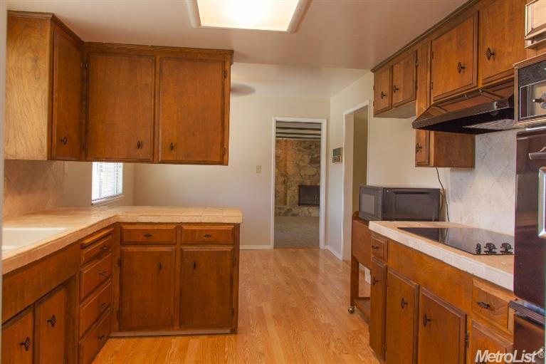 1163 N Ham Ln, Lodi, CA 95242 photo 4