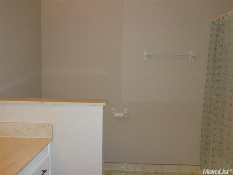 2725 Mill Oak Dr, Modesto, CA 95355 photo 9