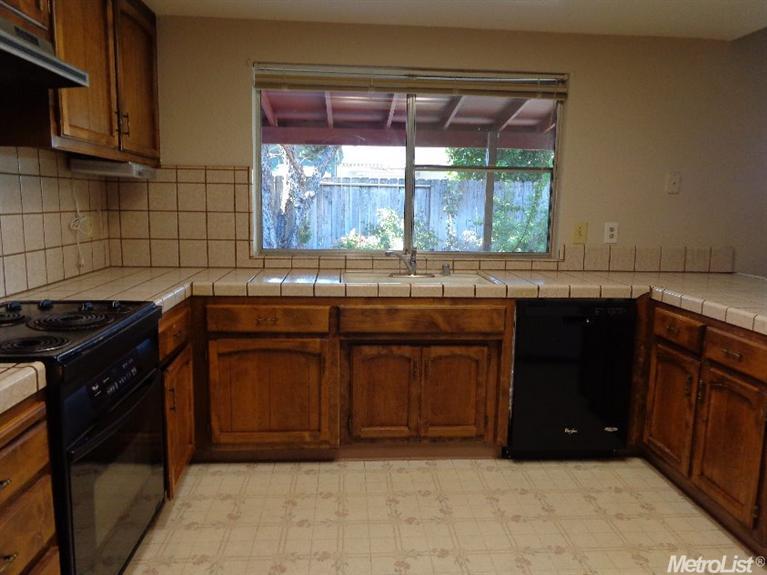 2725 Mill Oak Dr, Modesto, CA 95355 photo 3