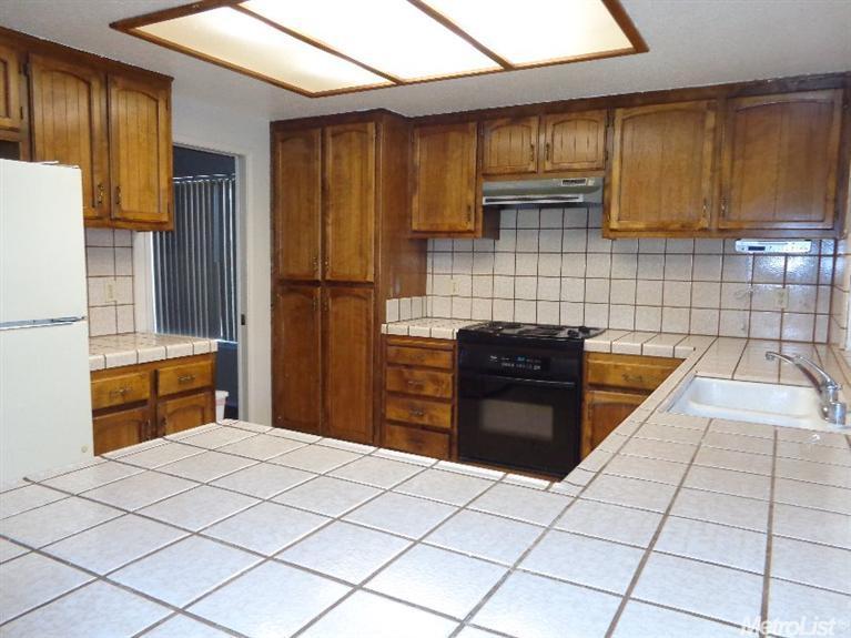 2725 Mill Oak Dr, Modesto, CA 95355 photo 4