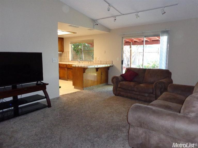 2725 Mill Oak Dr, Modesto, CA 95355 photo 7