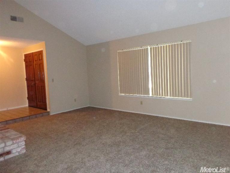 2725 Mill Oak Dr, Modesto, CA 95355 photo 2